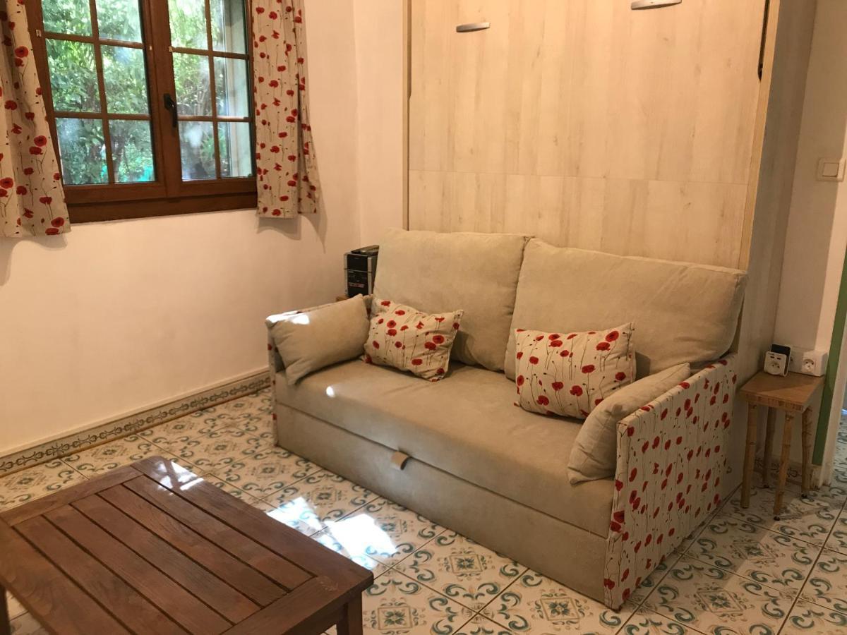 Mitoyen / 2 Personnes Appartement *